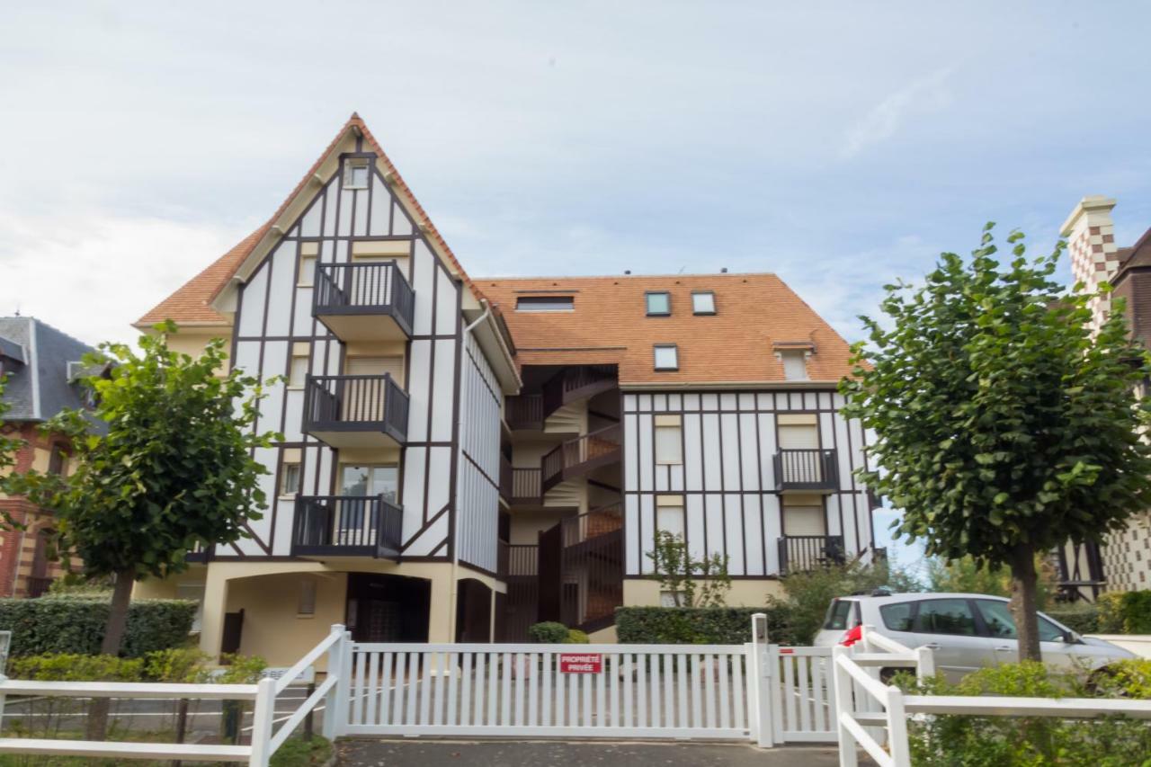 Charmant Appartement Face A La Mer Avec Balcon Houlgate Dış mekan fotoğraf